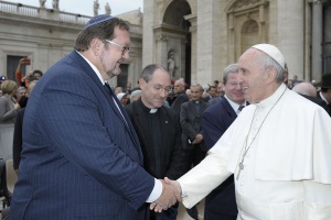 papież franciszek spotkał się z żydami